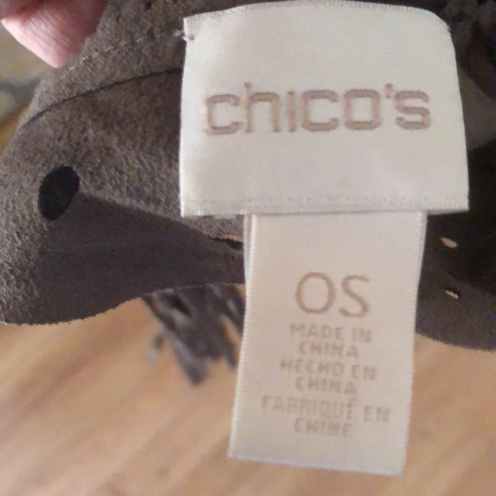 Chicos - Picture 3 of 5